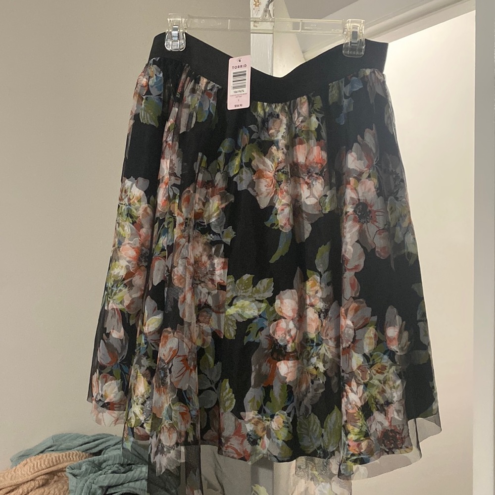 Fun & Floral ! plus size tutu style torrid skirt never been worn
